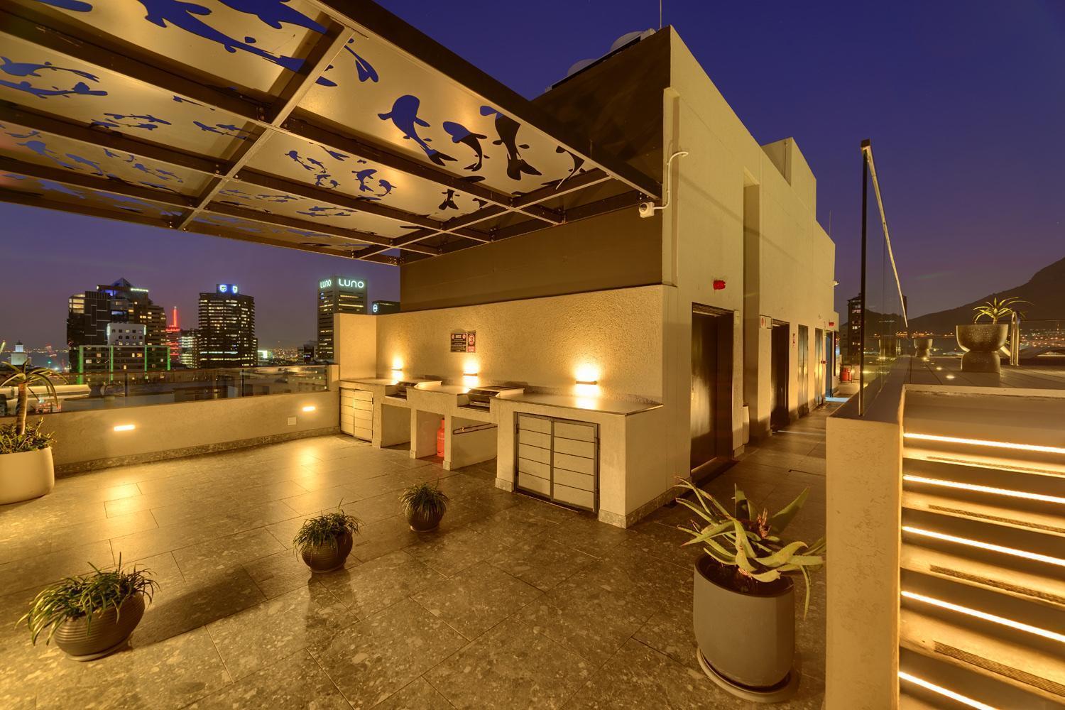 Urban Comfort At 1 Bed In City Centre With Pool Cape Town Exterior photo